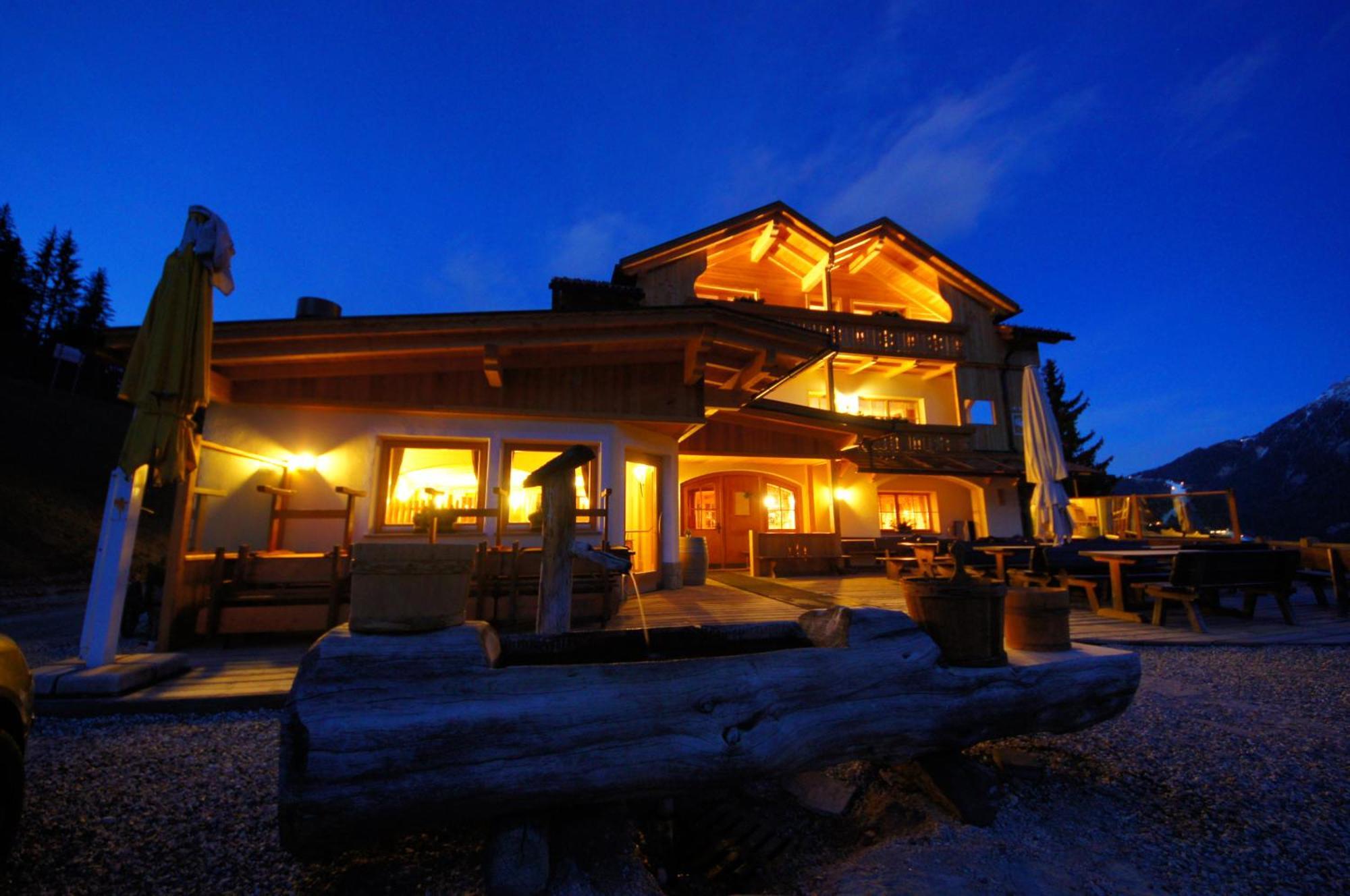 Rifugio La Para San Vigilio Di Marebbe Exterior photo